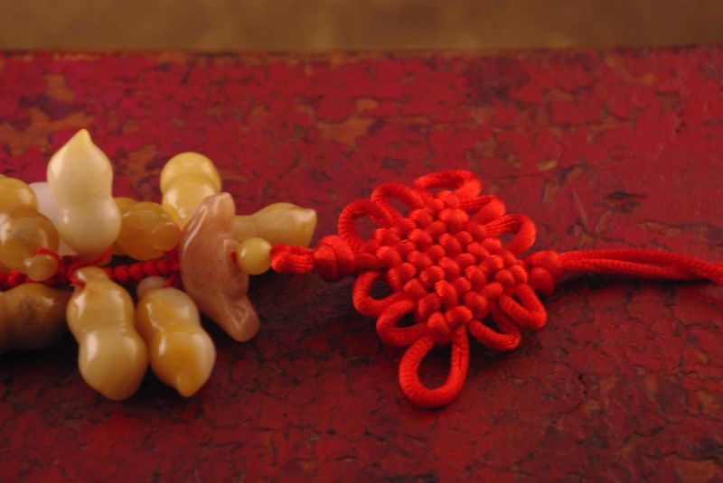 Cliquez sur la vignette pour agrandir et survolez la photo pour zoomer Amulette Feng Shui Pêches d’immortalité Jade Rouge 5