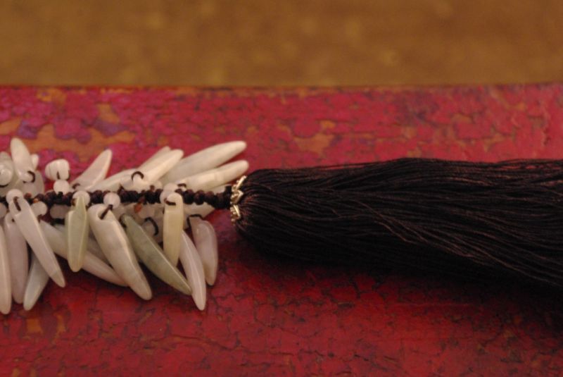 Cliquez sur la vignette pour agrandir et survolez la photo pour zoomer Amulette Feng Shui Piments en Jade 3