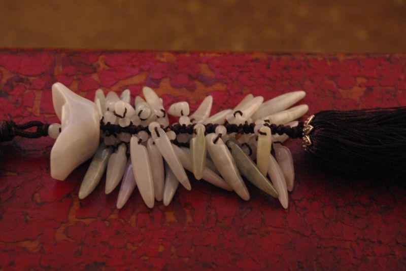 Cliquez sur la vignette pour agrandir et survolez la photo pour zoomer Amulette Feng Shui Piments en Jade 4