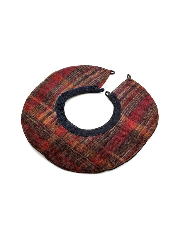 Cliquez sur la vignette pour agrandir et survolez la photo pour zoomer Ancien col rond Minorité Miao Bébé 5