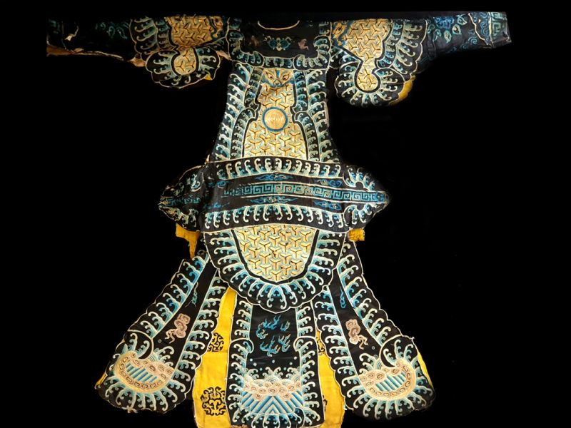 Cliquez sur la vignette pour agrandir et survolez la photo pour zoomer Ancien Costume de Théâtre Chinois Noir - Double dragons 4