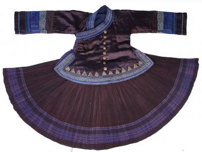 Ancien grand costume chinois de la minorité Miao