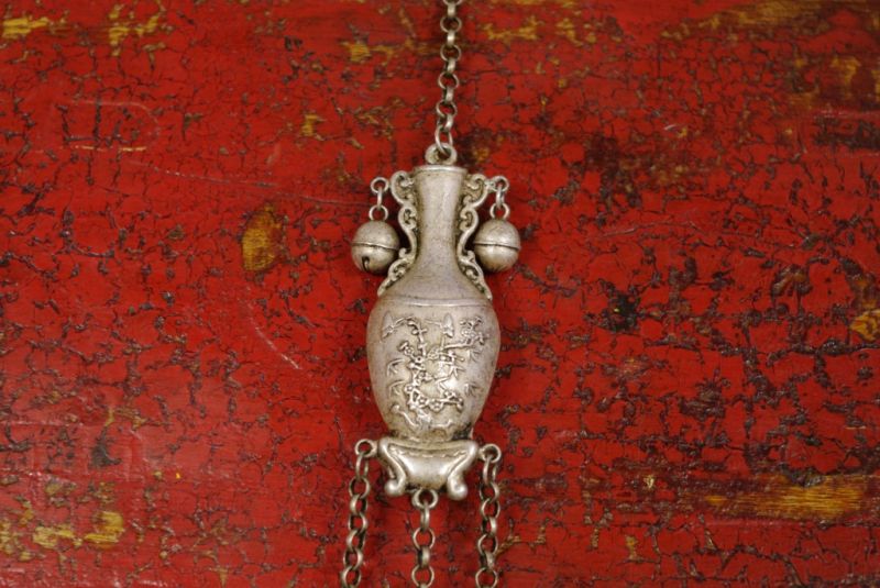 Cliquez sur la vignette pour agrandir et survolez la photo pour zoomer Ancien Grelot Chinois Grand Vase 2