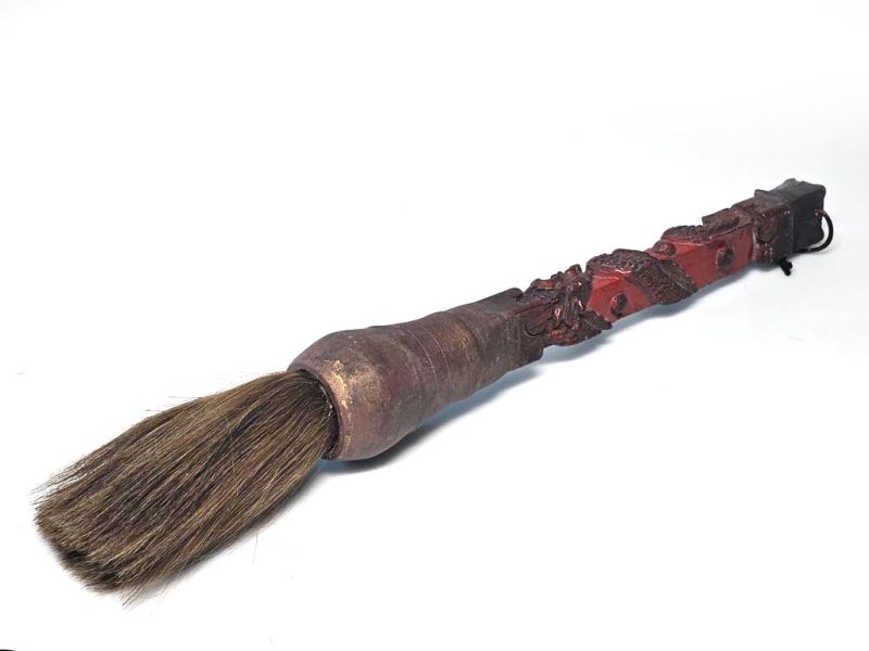 Ancien Pinceau Sculpté à Motifs de Nuée et Dragon – Splendeur Calligraphique Qing