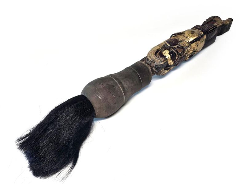 Ancien Pinceau Sculpté d’un Chien de Garde Foo – Protection et Fortune de la Dynastie Qing