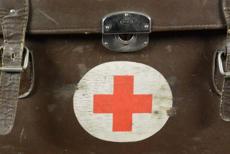 Cliquez sur la vignette pour agrandir et survolez la photo pour zoomer Ancienne Boite Chinoise - Année 70 - Médecine 2