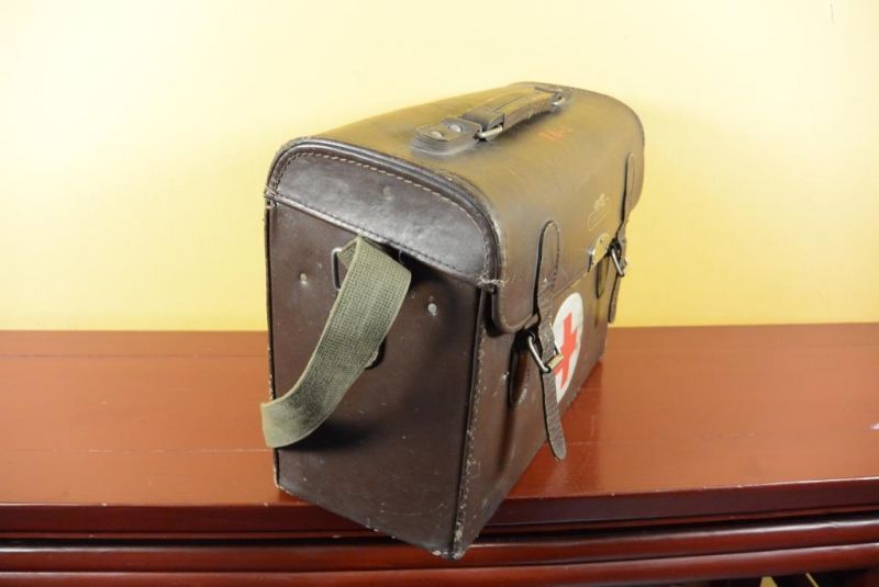 Cliquez sur la vignette pour agrandir et survolez la photo pour zoomer Ancienne Boite Chinoise - Année 70 - Médecine 4