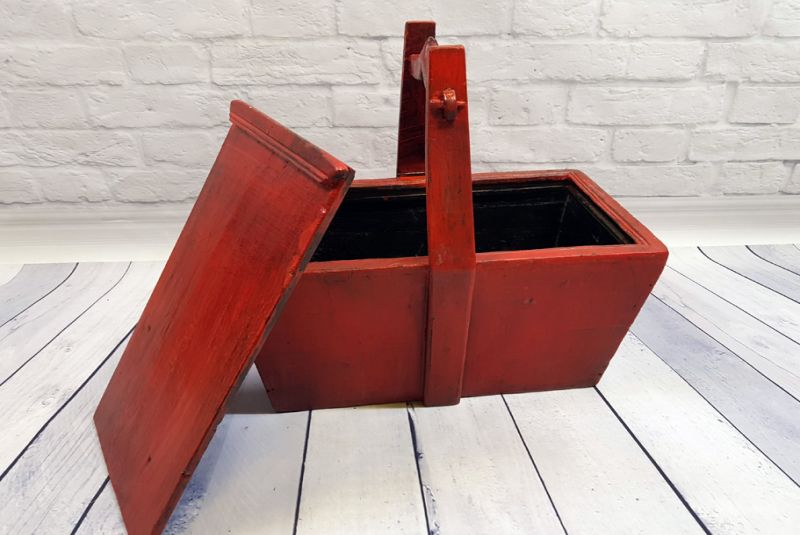 Cliquez sur la vignette pour agrandir et survolez la photo pour zoomer Ancienne Boite Chinoise Panier en bois rouge 3 4
