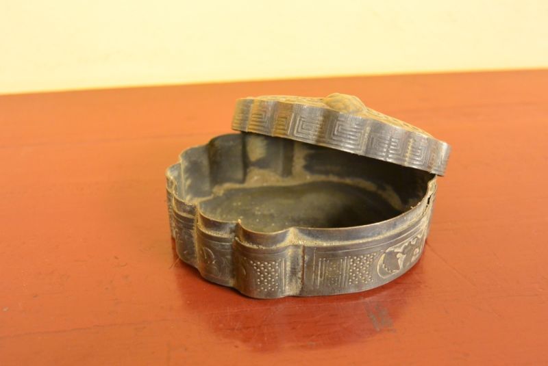 Cliquez sur la vignette pour agrandir et survolez la photo pour zoomer Ancienne Boite minorité ethnique Papillon 5