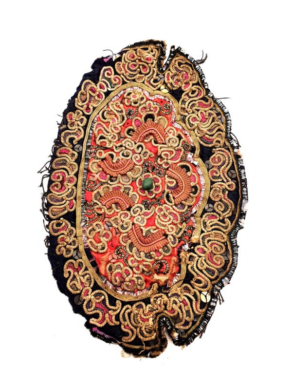 Cliquez sur la vignette pour agrandir et survolez la photo pour zoomer Ancienne Broderie Miao 4
