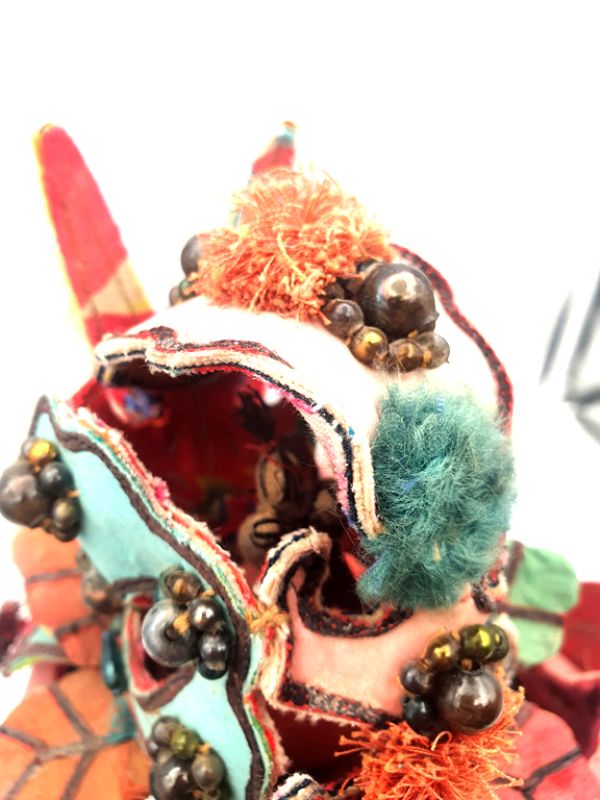 Cliquez sur la vignette pour agrandir et survolez la photo pour zoomer Ancienne Coiffe d'enfant Bonheur 4