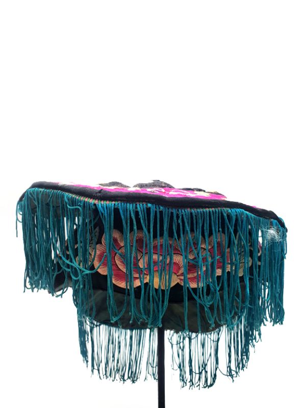 Cliquez sur la vignette pour agrandir et survolez la photo pour zoomer Ancienne Coiffe d'enfant Fleurs et oiseaux 2