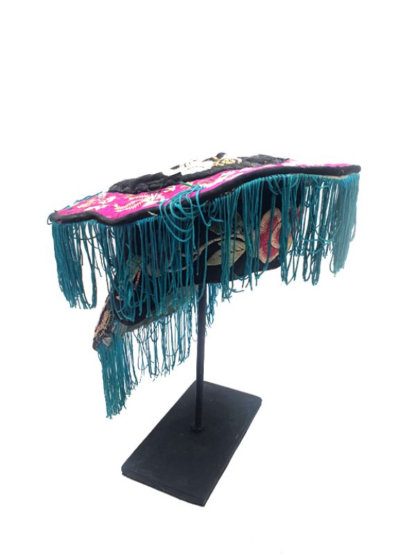 Cliquez sur la vignette pour agrandir et survolez la photo pour zoomer Ancienne Coiffe d'enfant Fleurs et oiseaux 3