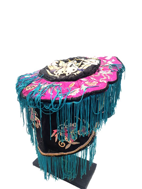 Cliquez sur la vignette pour agrandir et survolez la photo pour zoomer Ancienne Coiffe d'enfant Fleurs et oiseaux 4