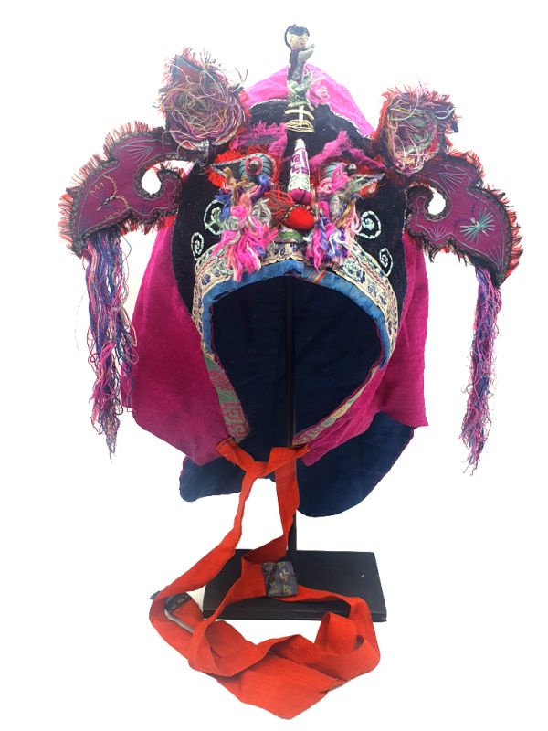 Cliquez sur la vignette pour agrandir et survolez la photo pour zoomer Ancienne Coiffe d'enfant Minorité Miao 2