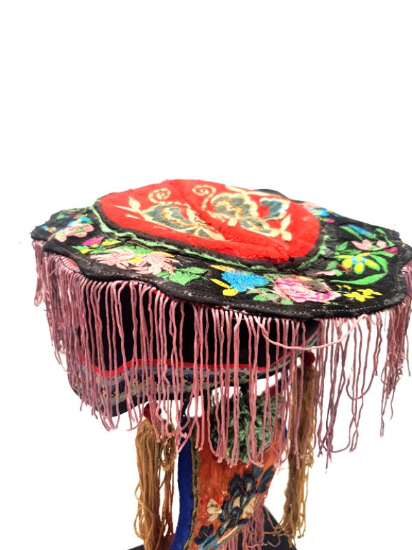 Cliquez sur la vignette pour agrandir et survolez la photo pour zoomer Ancienne Coiffe d'enfant Papillon 2