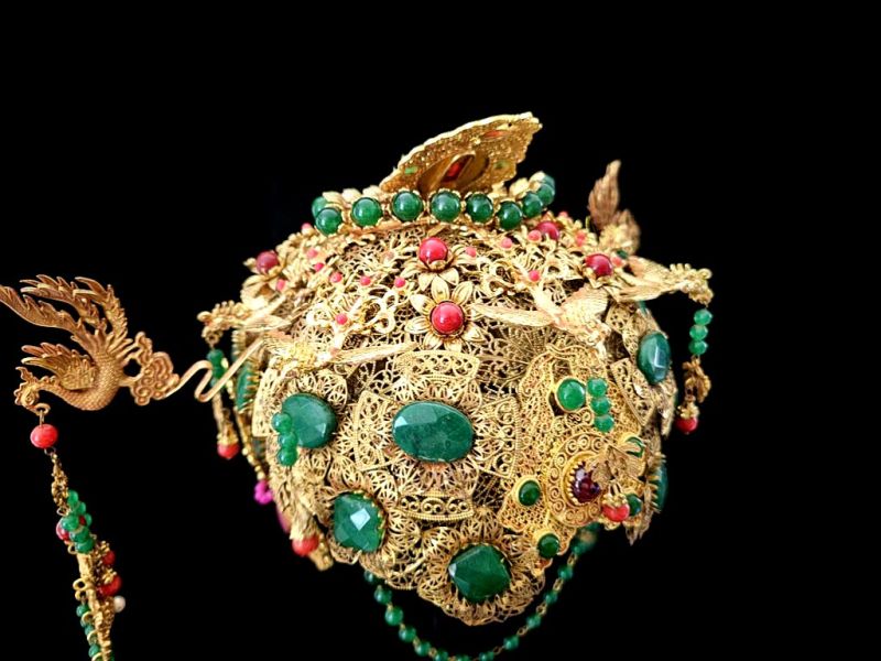 Cliquez sur la vignette pour agrandir et survolez la photo pour zoomer Ancienne Coiffe de théâtre dorée - Empereur et impératrice - Couronne empereur 4