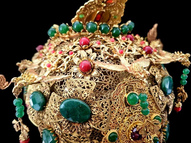 Cliquez sur la vignette pour agrandir et survolez la photo pour zoomer Ancienne Coiffe de théâtre dorée - Empereur et impératrice - Couronne empereur 5