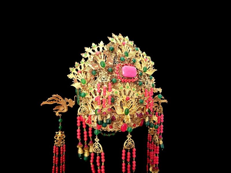 Cliquez sur la vignette pour agrandir et survolez la photo pour zoomer Ancienne Coiffe de théâtre dorée - Empereur et impératrice - Le phénix vert et rose - Impératrice 2