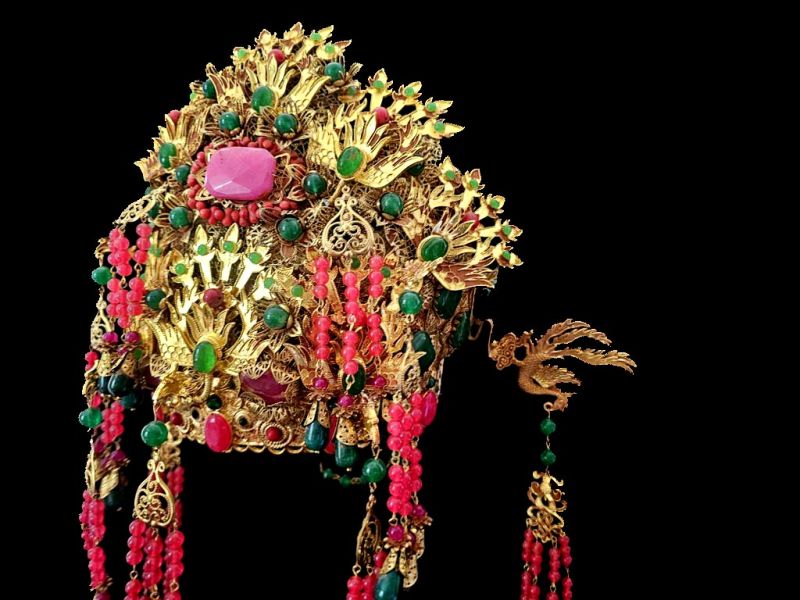 Cliquez sur la vignette pour agrandir et survolez la photo pour zoomer Ancienne Coiffe de théâtre dorée - Empereur et impératrice - Le phénix vert et rose - Impératrice 3