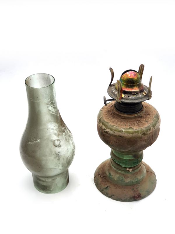 Cliquez sur la vignette pour agrandir et survolez la photo pour zoomer Ancienne lampe à pétrole chinoise - Campagne chinoise 5