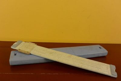 Ancienne règle à calcul chinoise Ancienne règle à calcul chinoise