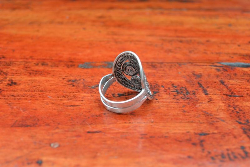 Cliquez sur la vignette pour agrandir et survolez la photo pour zoomer Bague Chinoise de la Minorité Miao Papillon 3