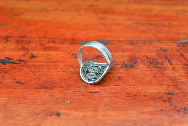 Cliquez sur la vignette pour agrandir et survolez la photo pour zoomer Bague Chinoise de la Minorité Miao Papillon 4