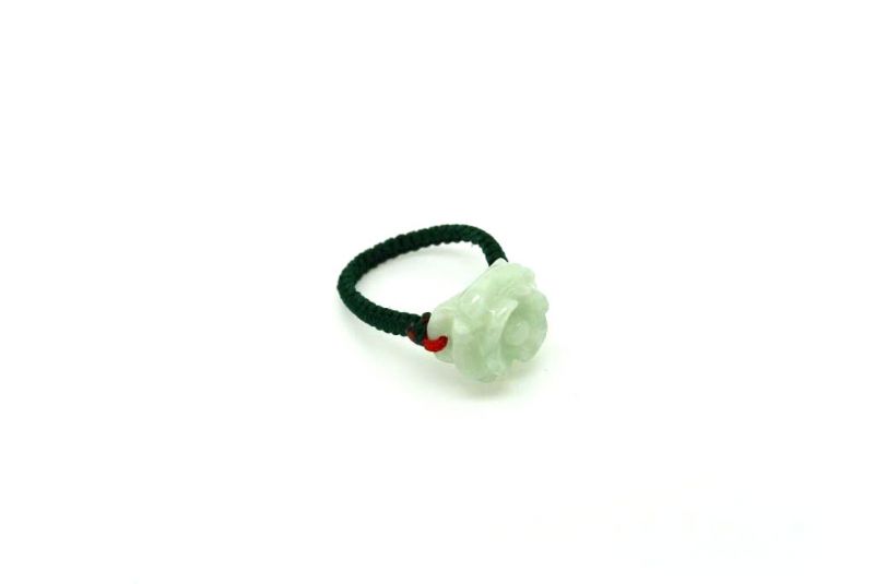 Cliquez sur la vignette pour agrandir et survolez la photo pour zoomer Bague Fleur en Jade - Taille:57 2