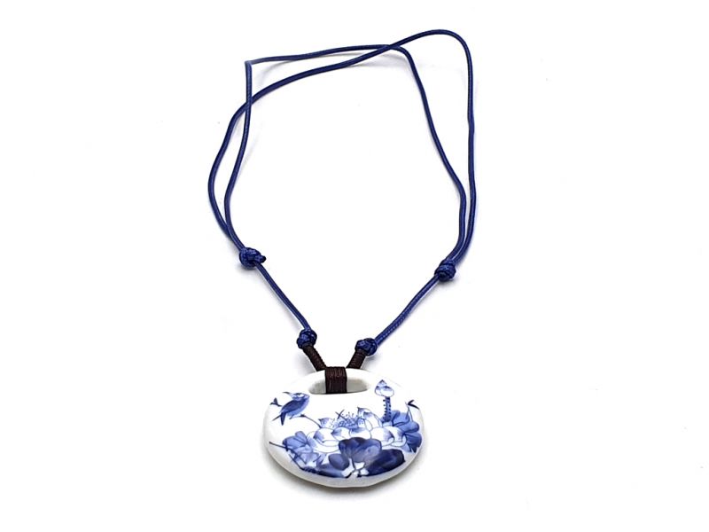 Cliquez sur la vignette pour agrandir et survolez la photo pour zoomer Bijoux Céramique - Collection Blanc Bleu - Collier - Chine - Oiseau et Lotus 3