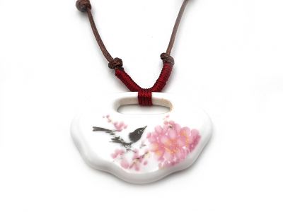 Bijoux Céramique - Collection fleurs de Chine - Collier - Oiseau sur un cerisier Bijoux Céramique - Collection fleurs de Chine - Collier - Oiseau sur un cerisier