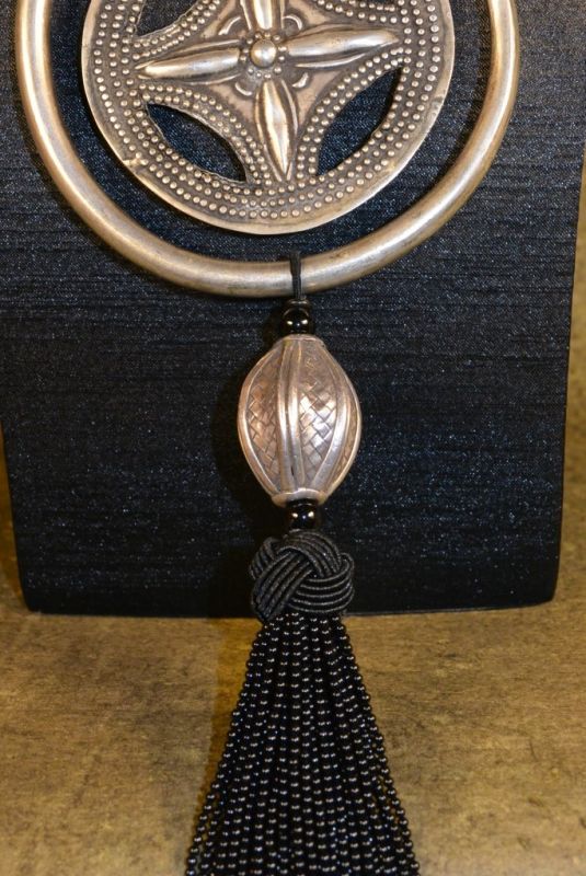 Cliquez sur la vignette pour agrandir et survolez la photo pour zoomer Bijoux de Création Ethnique Minorité Miao 4