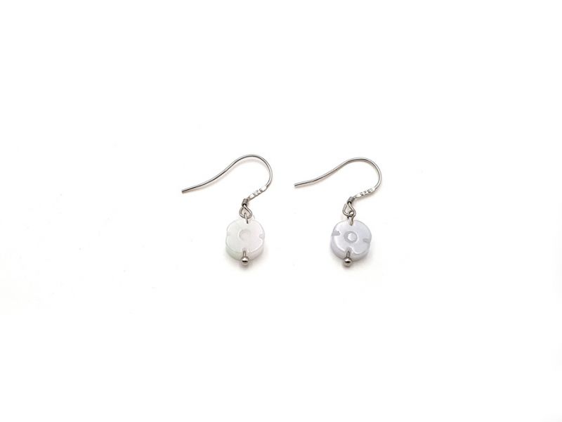 Cliquez sur la vignette pour agrandir et survolez la photo pour zoomer Boucles D'oreilles Jade - catégorie A - Avec Certificat - Fleur blanche 2