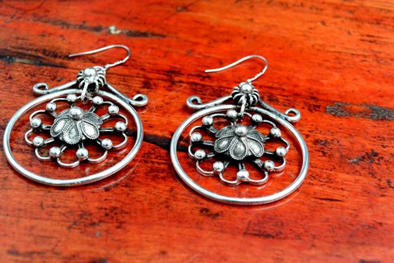 Cliquez sur la vignette pour agrandir et survolez la photo pour zoomer Boucles d'oreilles - Tribu asiatique 2