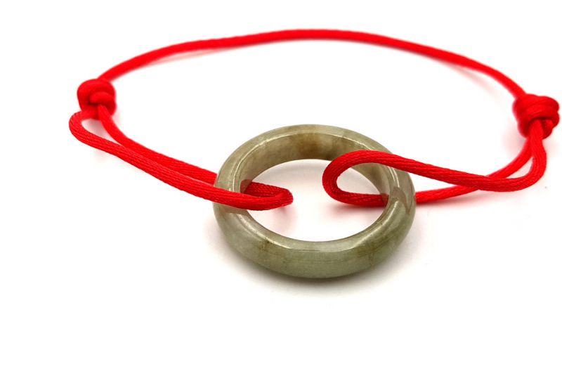 Cliquez sur la vignette pour agrandir et survolez la photo pour zoomer Bracelet Pi Chinois en Jade véritable - Style Dinhvan Cercle Vert / Cordon Rouge 2