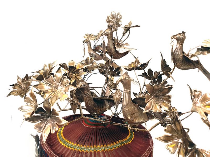 Cliquez sur la vignette pour agrandir et survolez la photo pour zoomer Chapeau de la Minorité Chinoise Miao 3