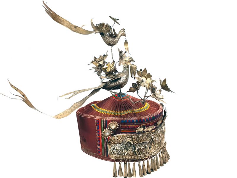 Cliquez sur la vignette pour agrandir et survolez la photo pour zoomer Chapeau ethnique de Jeune Fille Minorité Miao 5