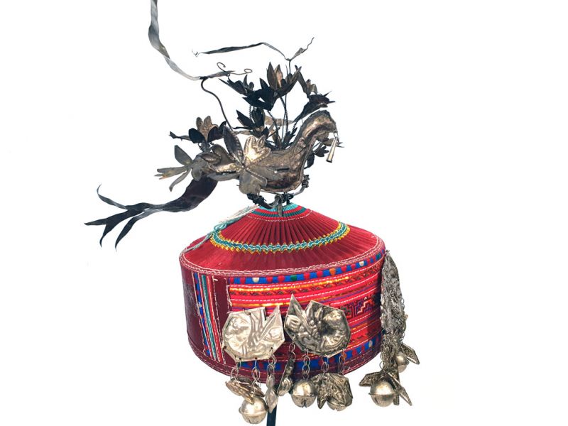 Cliquez sur la vignette pour agrandir et survolez la photo pour zoomer Chapeau ethnique de Jeune Fille Minorité Miao 4