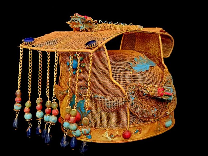 Coiffe Théâtrale Impériale de l’Empereur Qing aux Dragons et Émaux Turquoises