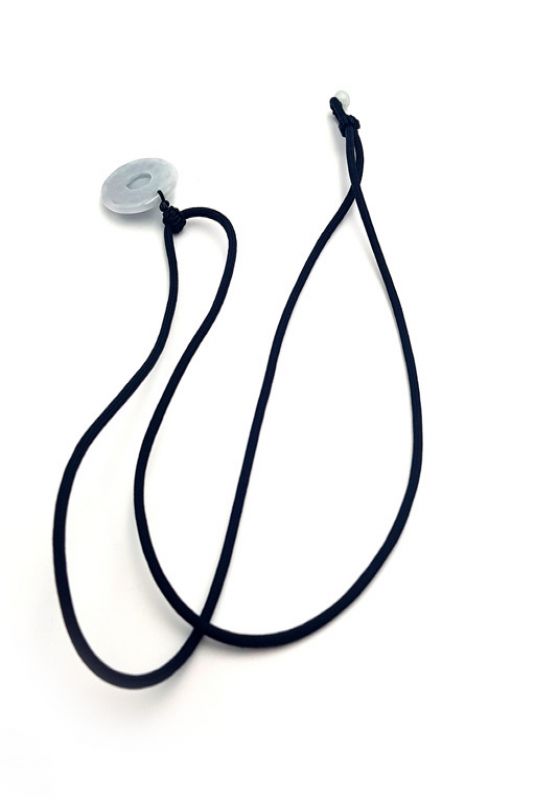 Cliquez sur la vignette pour agrandir et survolez la photo pour zoomer Collier avec son Pendentif en Jade Bagua - Vert translucide 3