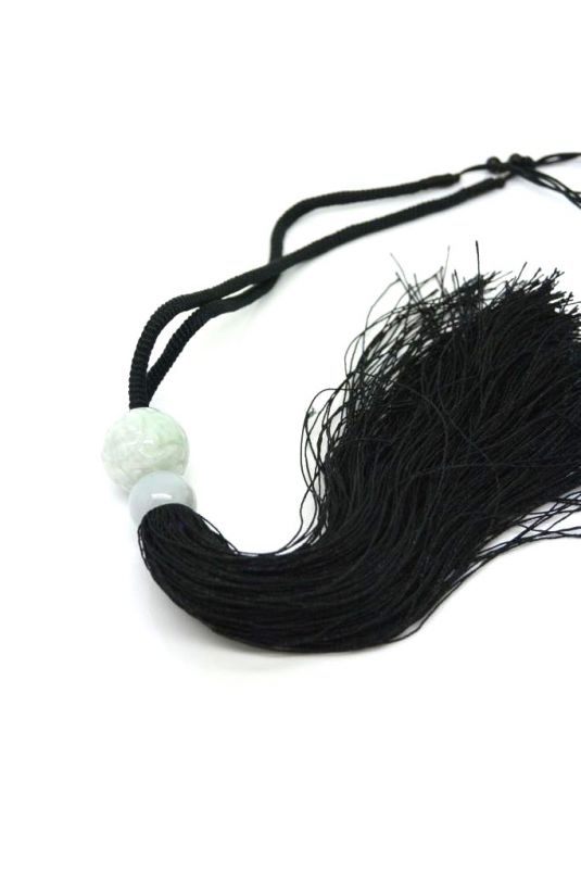 Cliquez sur la vignette pour agrandir et survolez la photo pour zoomer Collier avec son Pendentif en Jade Boule et Pompon 3