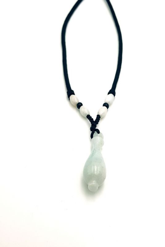 Cliquez sur la vignette pour agrandir et survolez la photo pour zoomer Collier avec son Pendentif en Jade Jarre du bonheur 2