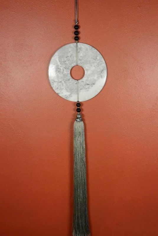 Disque Bi suspendu en Jade et Soie Gris