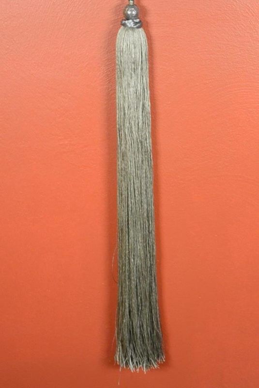 Cliquez sur la vignette pour agrandir et survolez la photo pour zoomer Disque Bi suspendu en Jade et Soie Gris 3