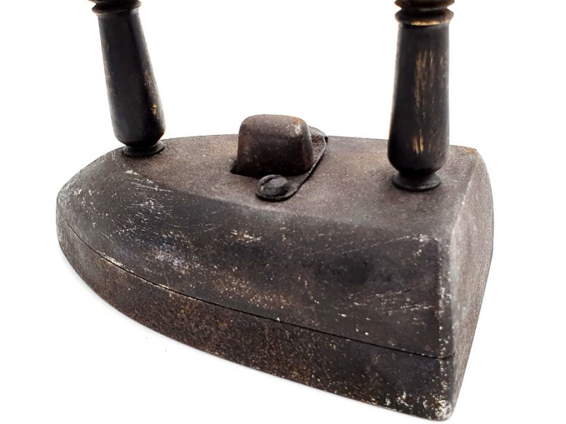 Cliquez sur la vignette pour agrandir et survolez la photo pour zoomer Fer à Repasser Chinois - Ancien - Province du Hebei 2