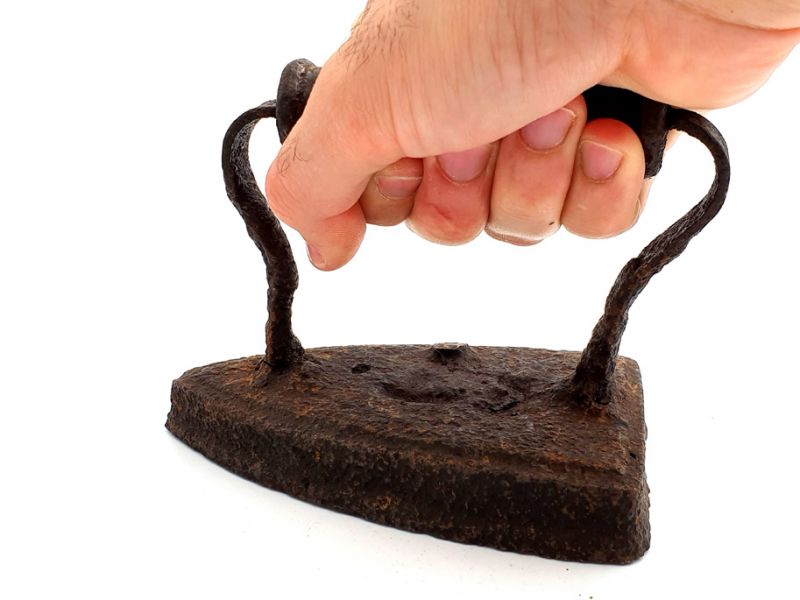 Cliquez sur la vignette pour agrandir et survolez la photo pour zoomer Fer à Repasser Chinois - Ancien - Province du Yunnan 4