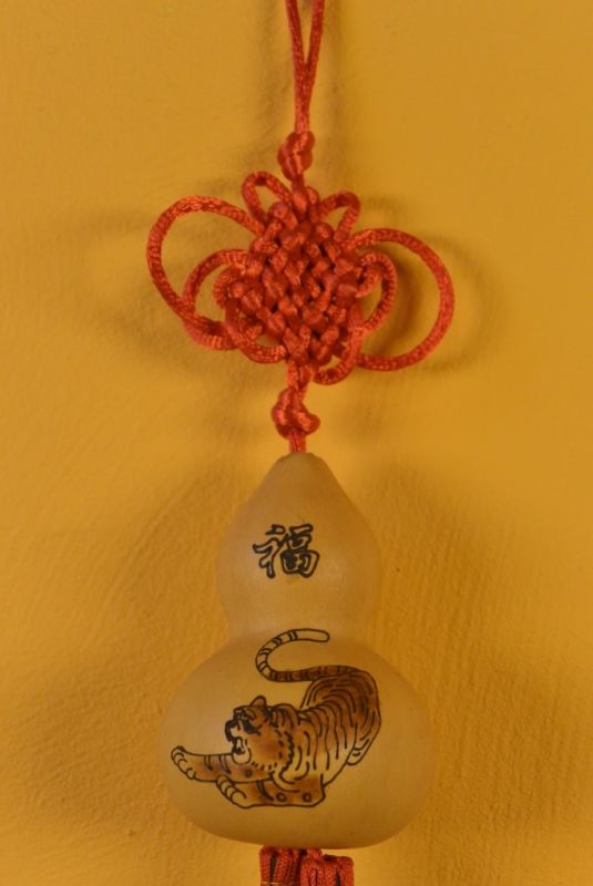 Cliquez sur la vignette pour agrandir et survolez la photo pour zoomer Gourde Wu Lou signe du zodiaque Tigre 2