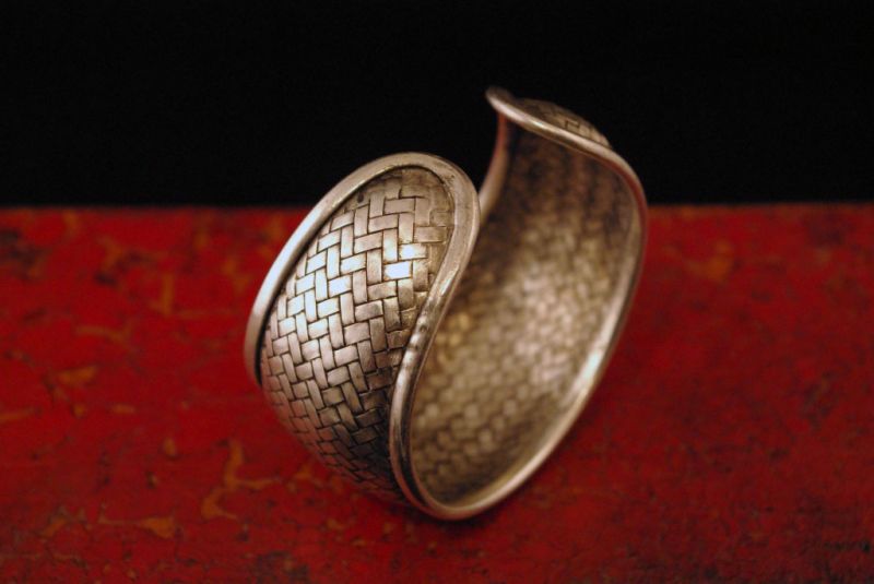 Cliquez sur la vignette pour agrandir et survolez la photo pour zoomer Grand bracelet ethnique Tressé 3