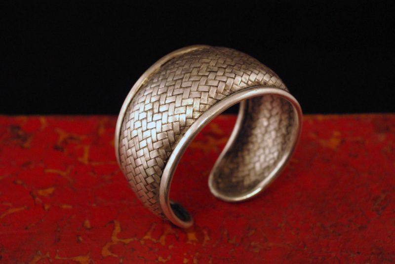 Cliquez sur la vignette pour agrandir et survolez la photo pour zoomer Grand bracelet ethnique Tressé 4