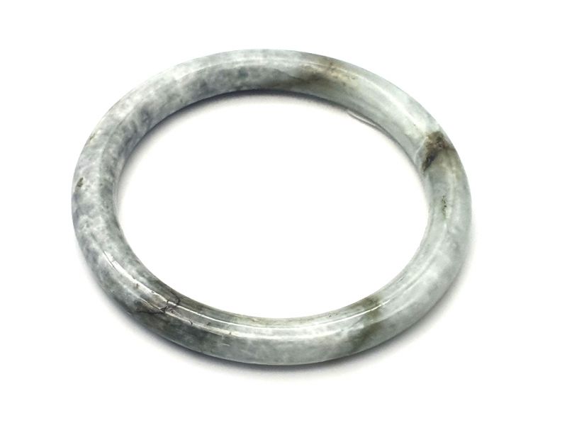 Cliquez sur la vignette pour agrandir et survolez la photo pour zoomer Jonc en Jade véritable - Bracelet Jade - Boutique Jade - 5,80cm - Vert clair, tâche vert foncé 2